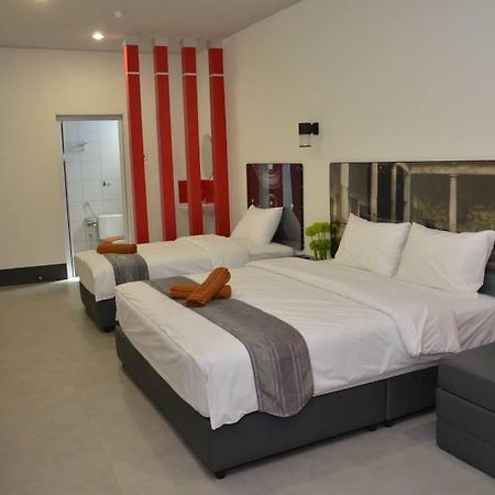 Oyo 90265 Hotel Ventura Kangar Esterno foto
